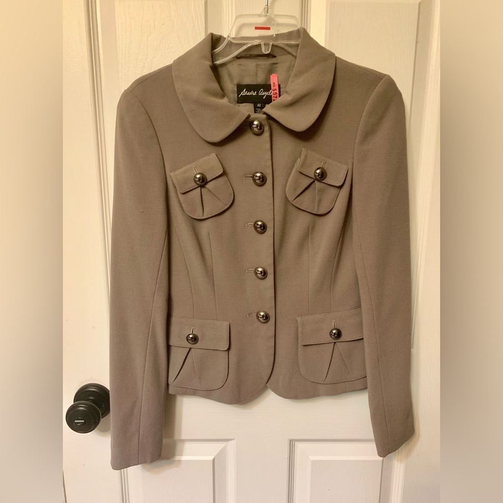 Elegant beige Women's Blazer. Size 2.